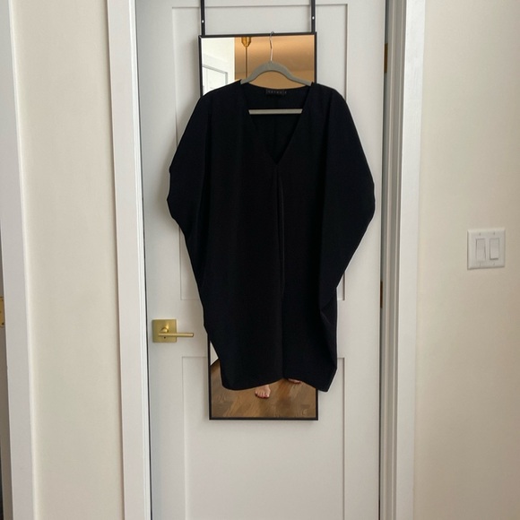 Hatch slouch cocoon dress in black - Picture 2 of 6